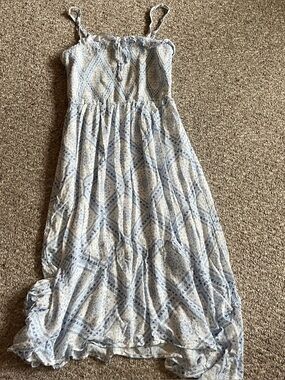 Hollister women’s large Lightweight White Blue Patterned Midi Dress smocked top